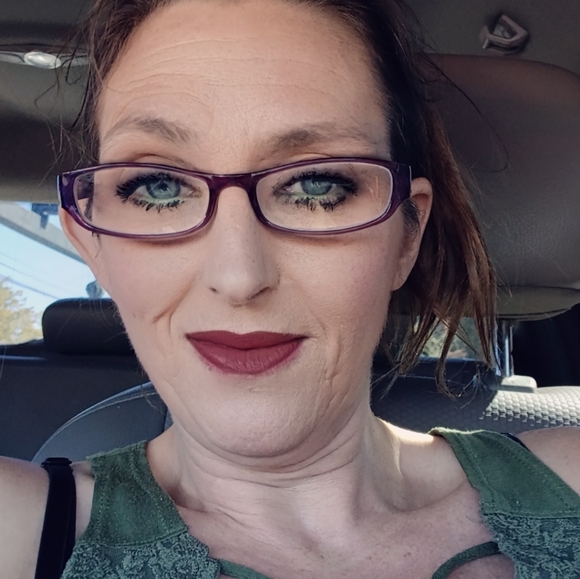 Meet your Posher, Christal - Picture 3 of 4